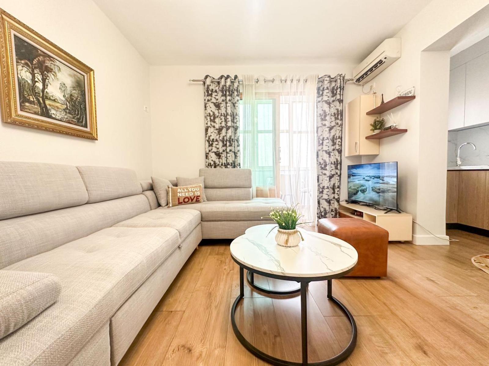 Block Apartment *