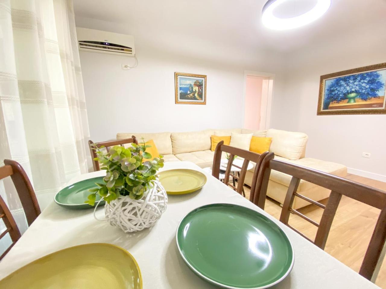 Block Apartment *
